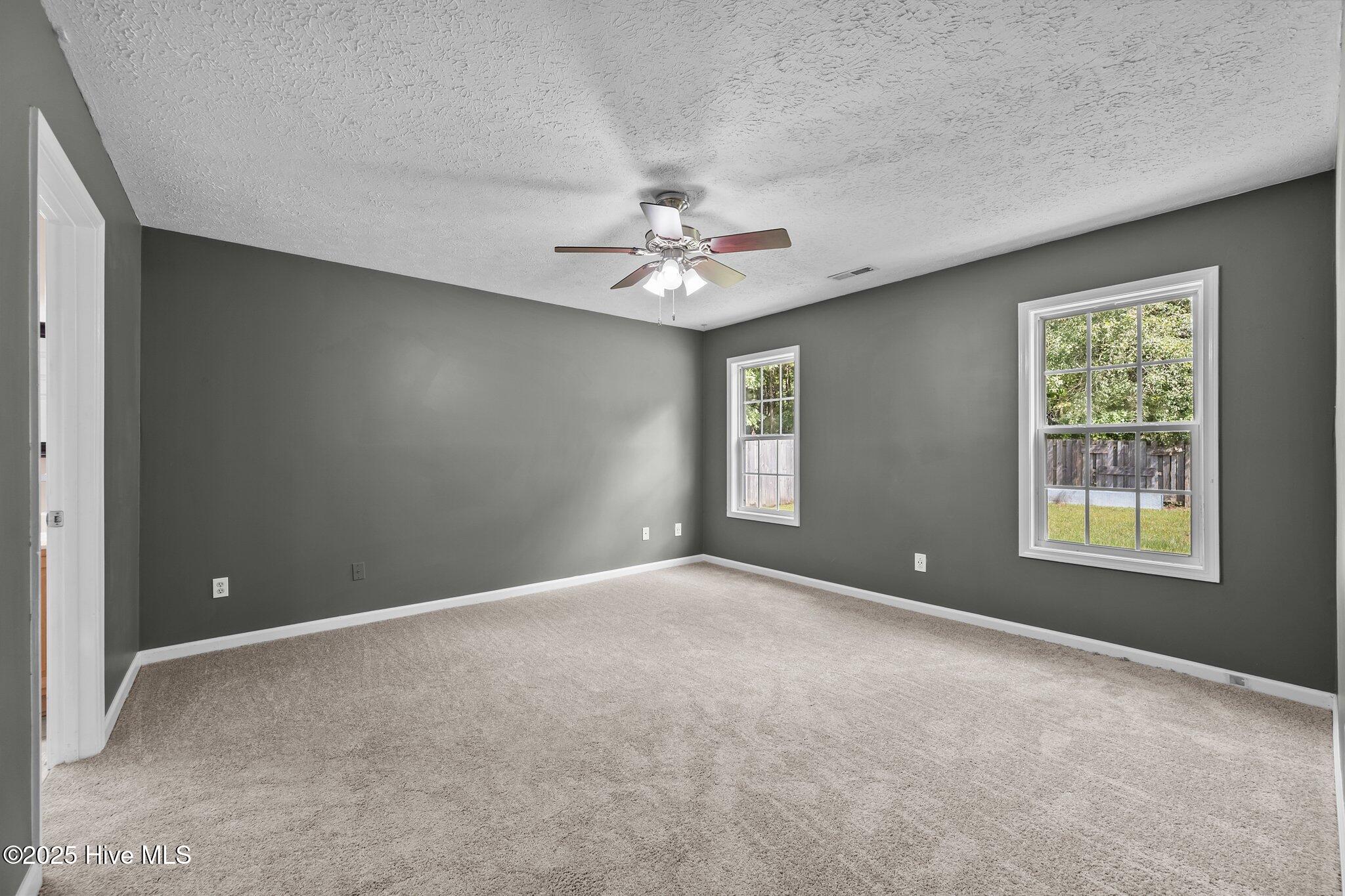 207 Jasmine Lane Jacksonville, NC 28546 - Photo 8 of 26 13-web-or-mls-_Z724809