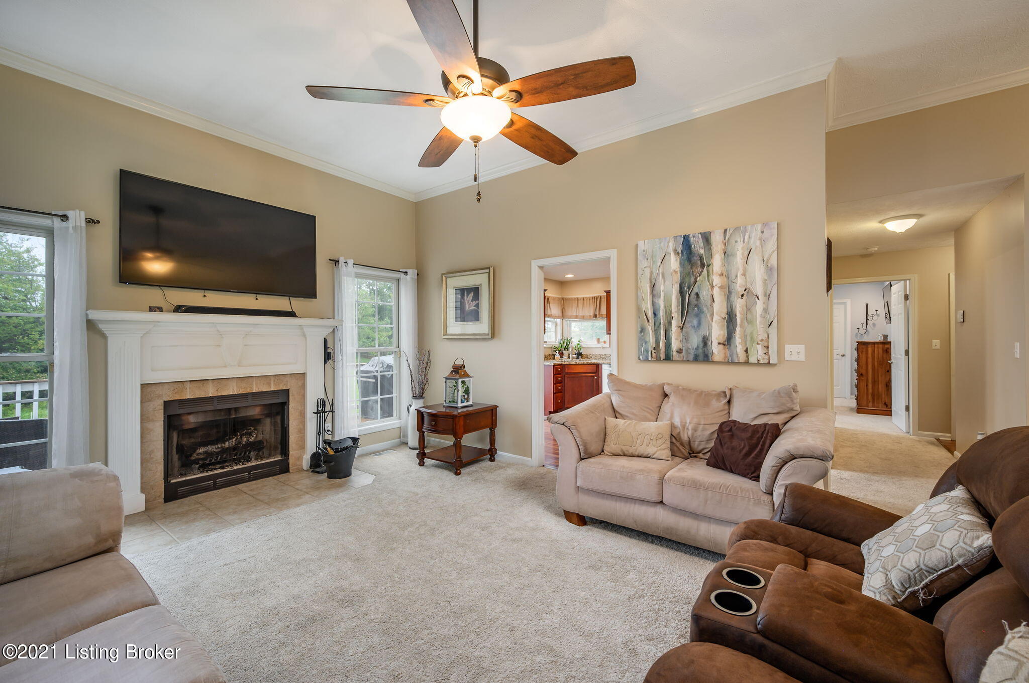 35 Silverview Road Smithfield, KY 40068 - Photo 6 of 30 Living Room
