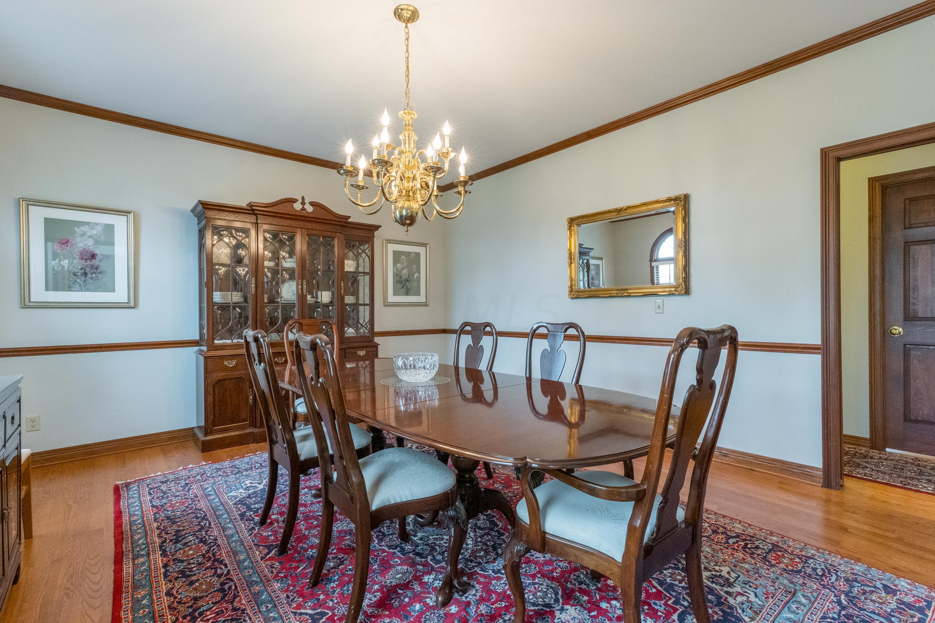 7807 Roberts Road Hilliard, OH 43026 - Photo 30 of 99 Formal Dining Room