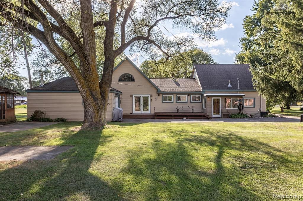 22675 Waltz Road New Boston, MI 48164 - Photo 3 of 48