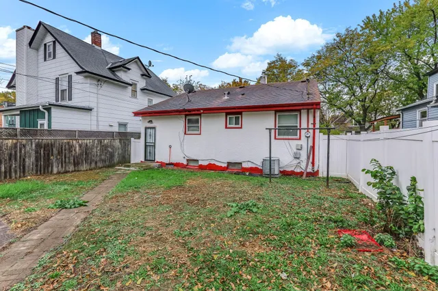 $349,990 | 751 Van Buren Avenue, St. Paul, MN 55104