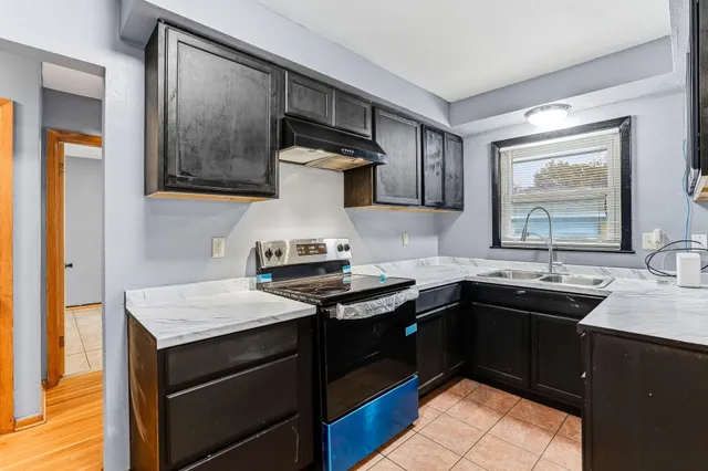 $349,990 | 751 Van Buren Avenue, St. Paul, MN 55104