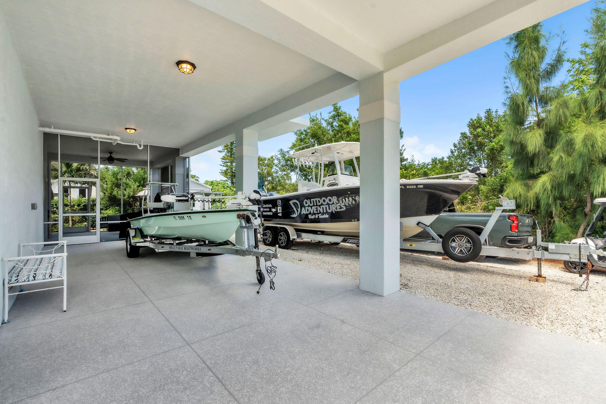 247 Hispanola Road Tavernier, FL 33070 - Photo 4 of 39 a view of a lounge chairs in a room