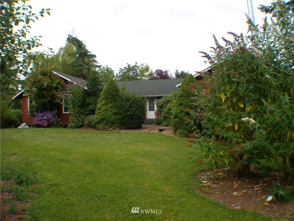 6252 Mission Road Bellingham, WA 98226 - Photo 2 of 20