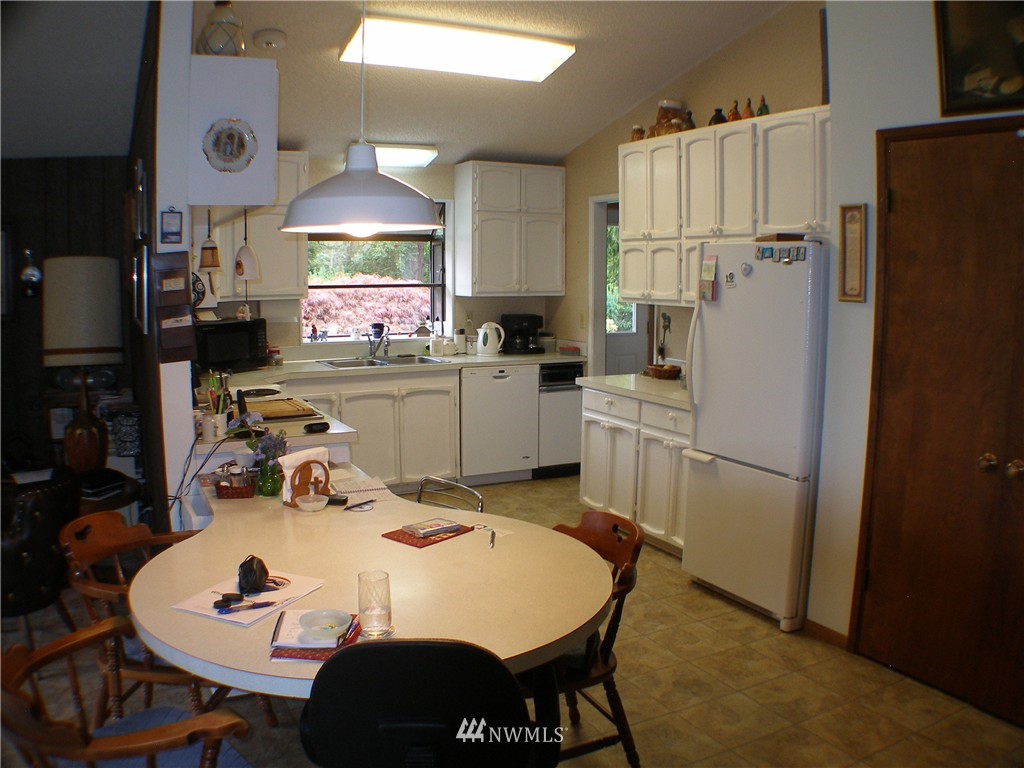 6252 Mission Road Bellingham, WA 98226 - Photo 11 of 20