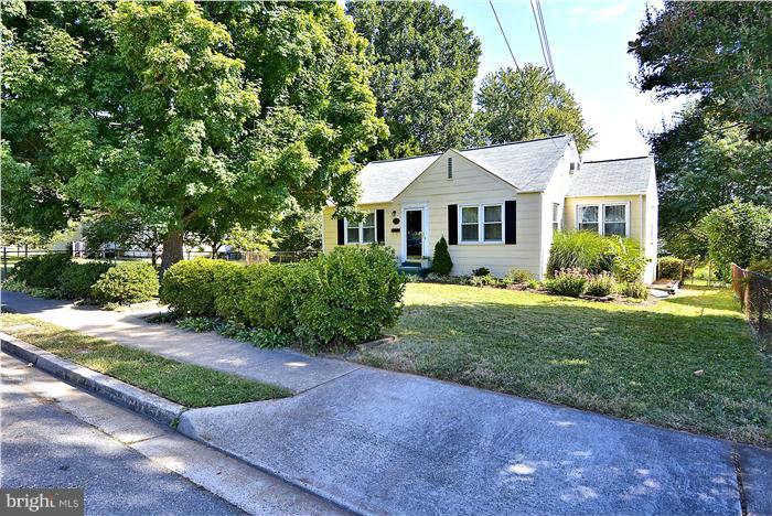 3052 Westfall Place Falls Church, VA 22042 - Photo 2 of 19 Exterior (Front)