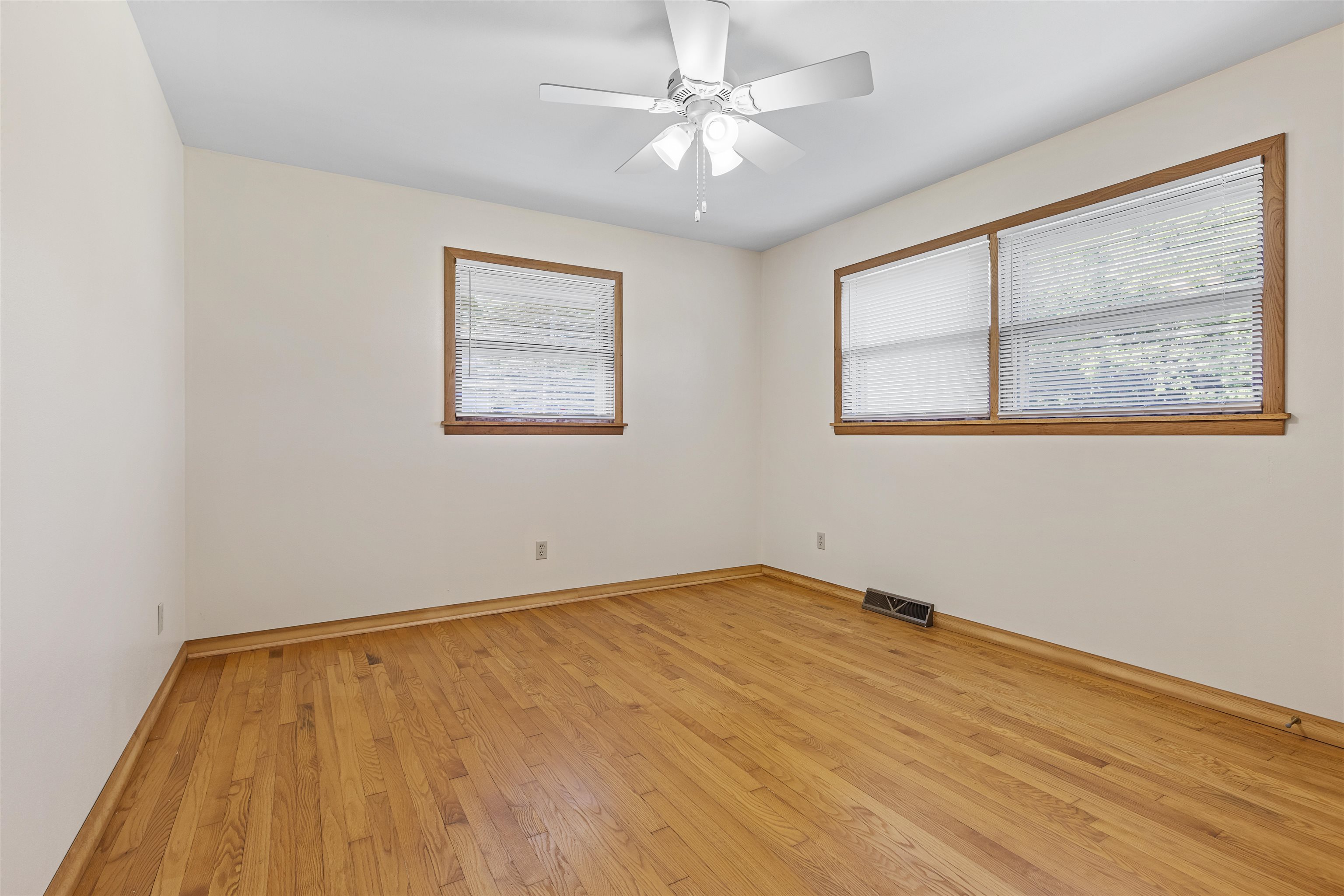 5745 Mc Donald Road Roscoe, IL 61073 - Photo 12 of 40 Gallery Image 12