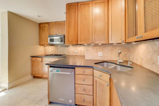 $3,250 | 1020 Harvard Terrace, Evanston, IL 60202