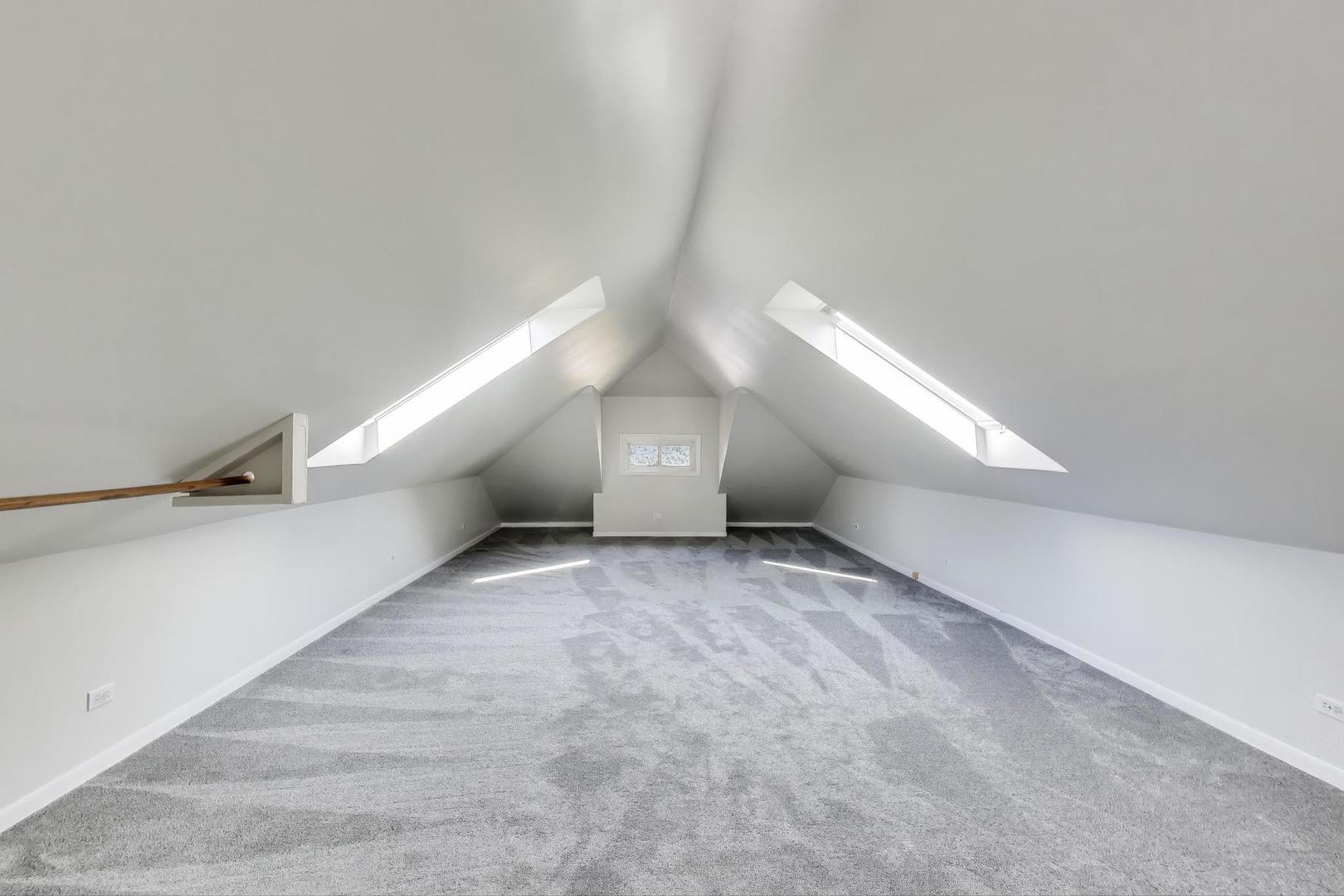 1020 Harvard Terrace Evanston, IL 60202 - Photo 20 of 31 a view of an empty room