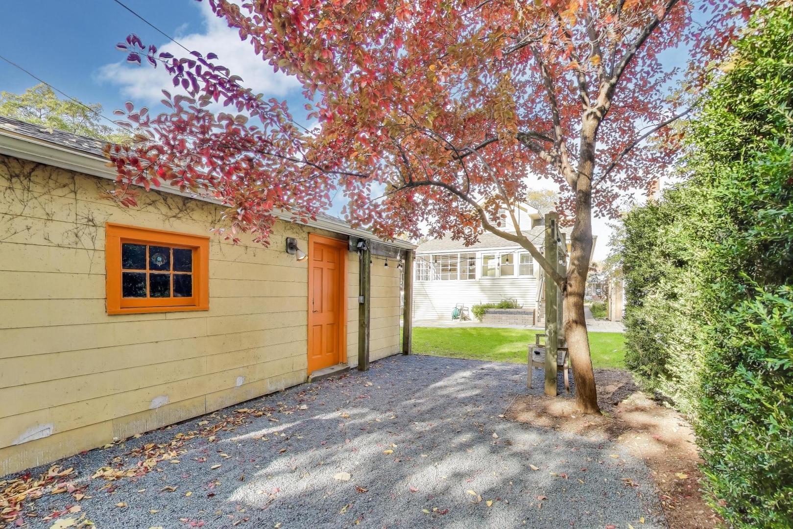 1020 Harvard Terrace Evanston, IL 60202 - Photo 31 of 31 a front view of a house with garden