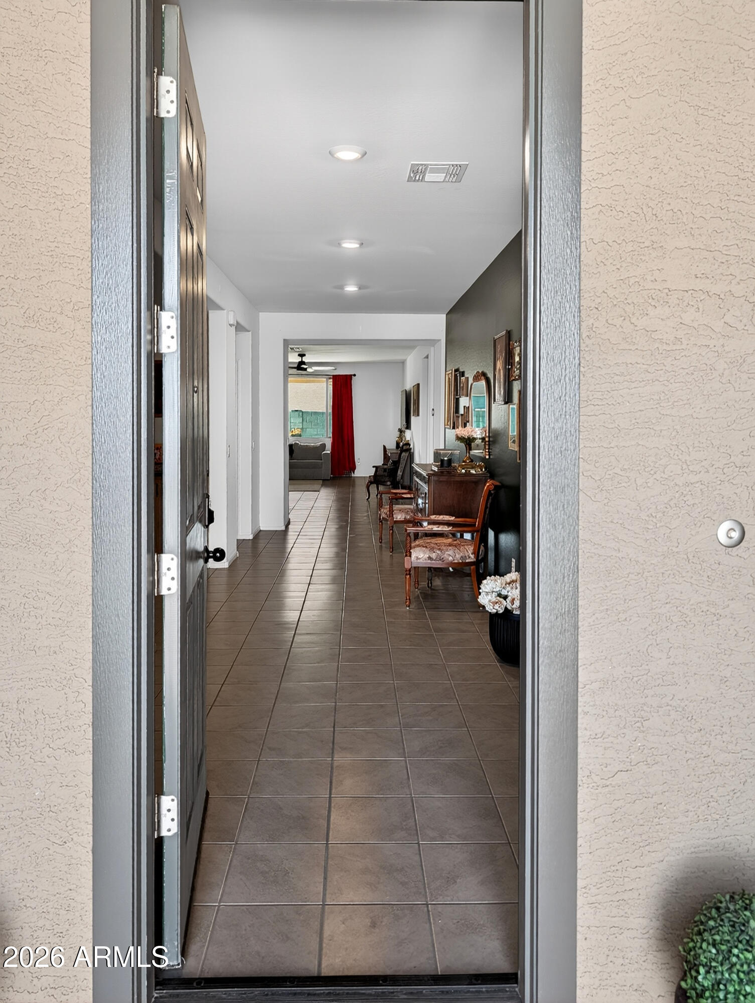 2439 West Pecan Road Phoenix, AZ 85041 - Photo 4 of 38
