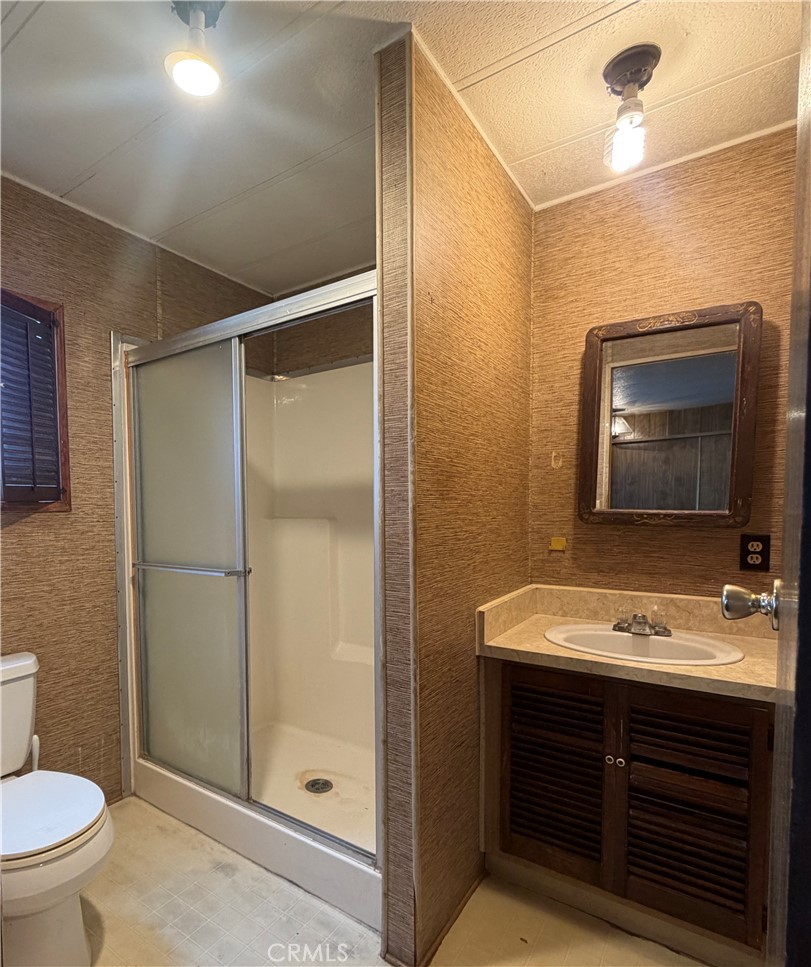 337 West Rte 66 Glendora, CA 91740 - Photo 11 of 18 Main Bath