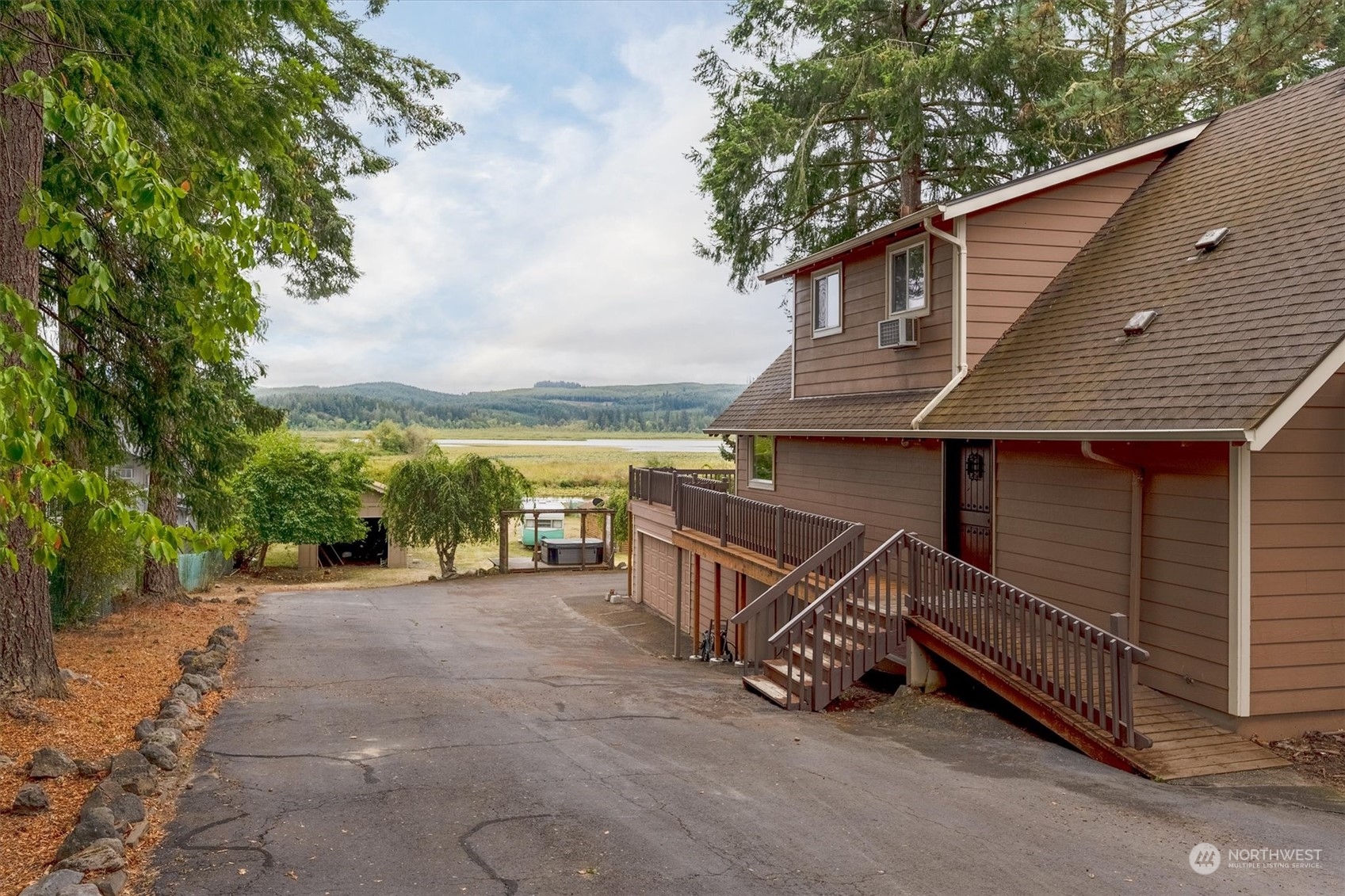 124 Shenandoah Road Silverlake, WA 98645 - Photo 4 of 37 Gallery Image 4