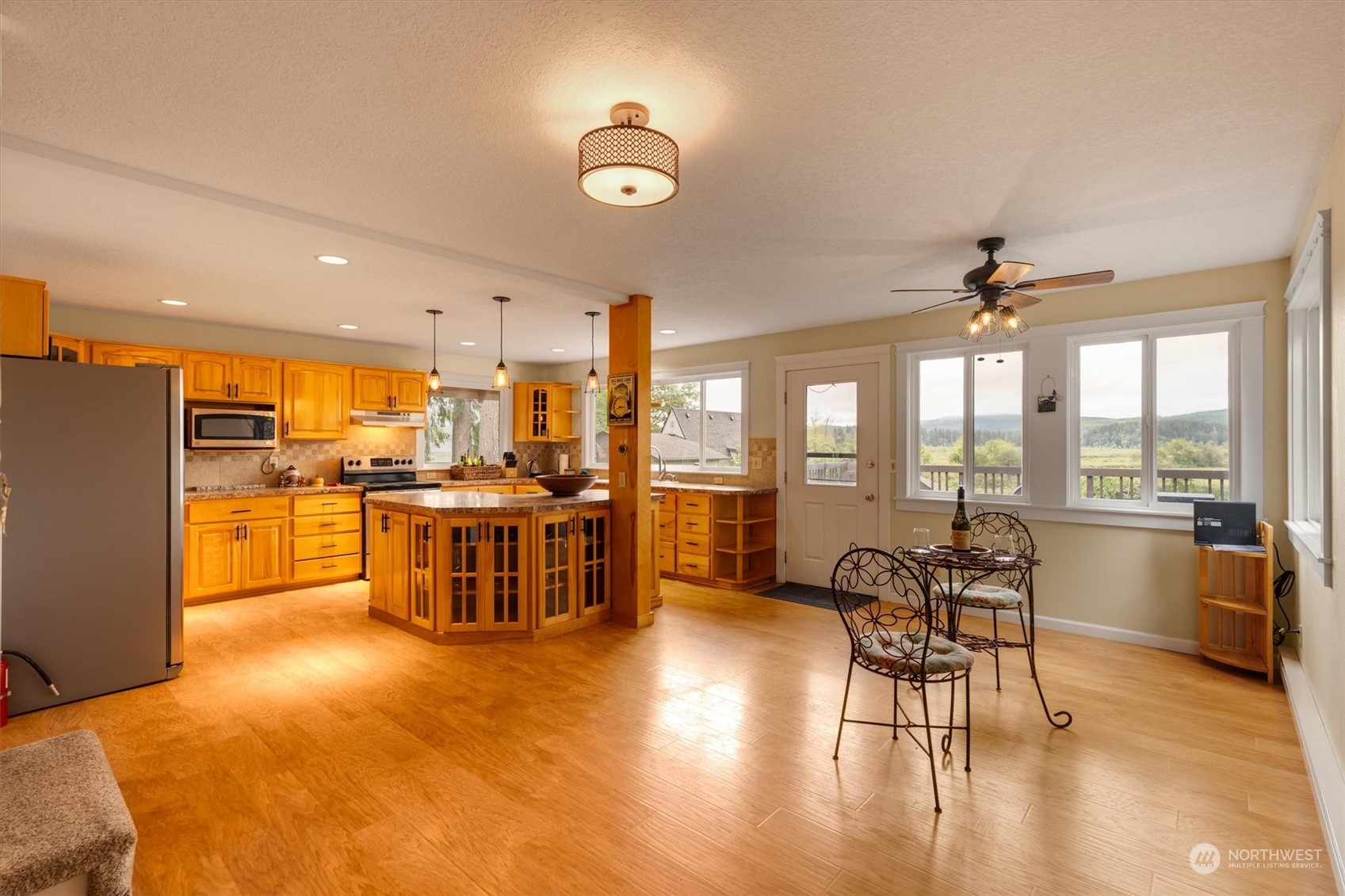 124 Shenandoah Road Silverlake, WA 98645 - Photo 10 of 37 Gallery Image 10