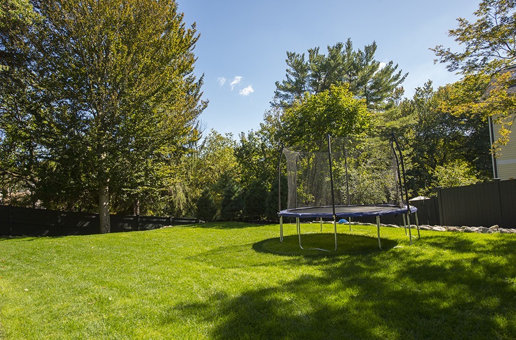 18 Walnut Street Lexington, MA 02421 - Photo 3 of 23