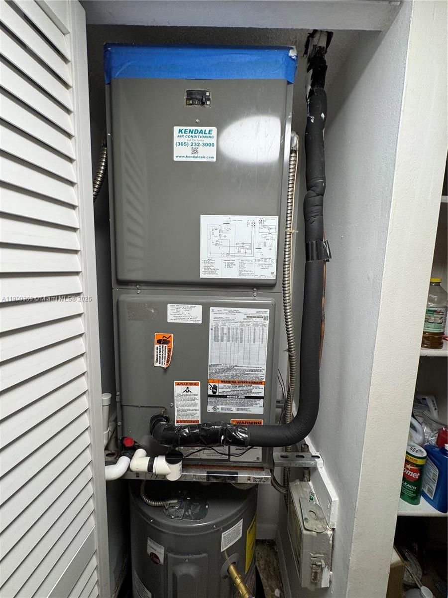 8411 Northwest 8th Street, Unit 203 Miami, FL 33126 - Photo 10 of 11 a room with furniture and window