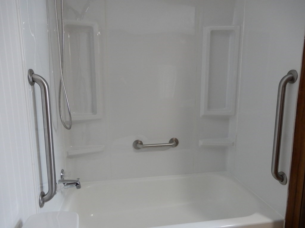 1 Heritage Drive Warren, MA 01585 - Photo 18 of 20 a close view of a bathtub in bathroom