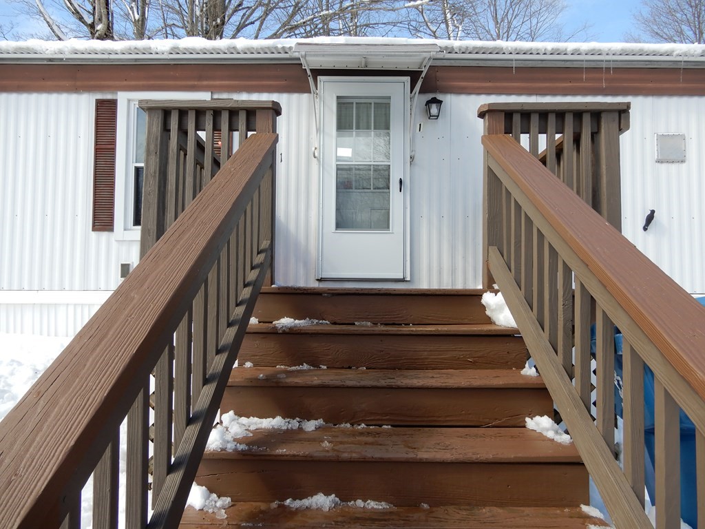1 Heritage Drive Warren, MA 01585 - Photo 3 of 20 a view of entryway