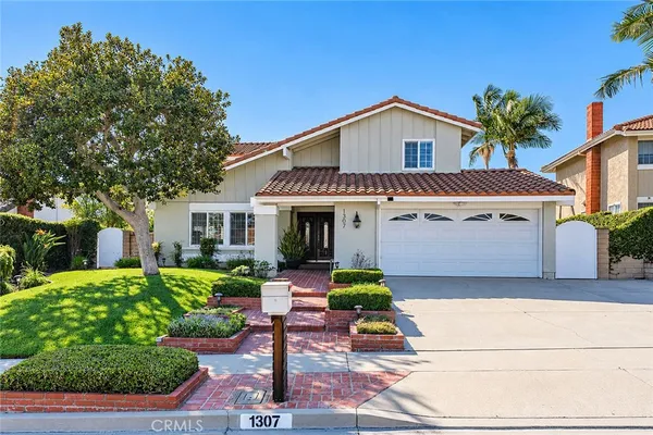 $1,500,000 | 1307 Eltham Place, Fullerton, CA 92833