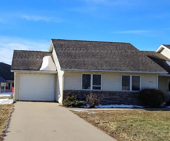 $1,200 | 1624 Blue Jay Boulevard, Fairmont, MN 56031