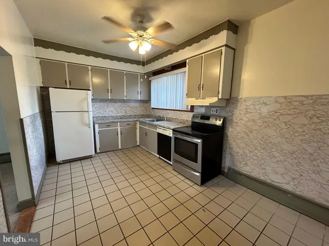 $1,500 | 537 North 3rd Street, Hammonton, NJ 08037