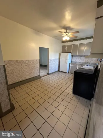 $1,500 | 537 North 3rd Street, Hammonton, NJ 08037