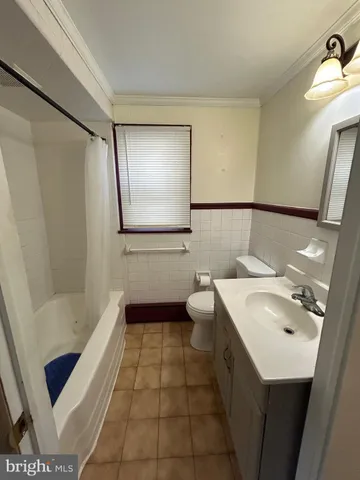 $1,500 | 537 North 3rd Street, Hammonton, NJ 08037