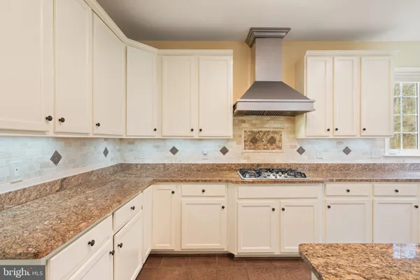 $799,999 | 3679 Expedition Drive, Triangle, VA 22172