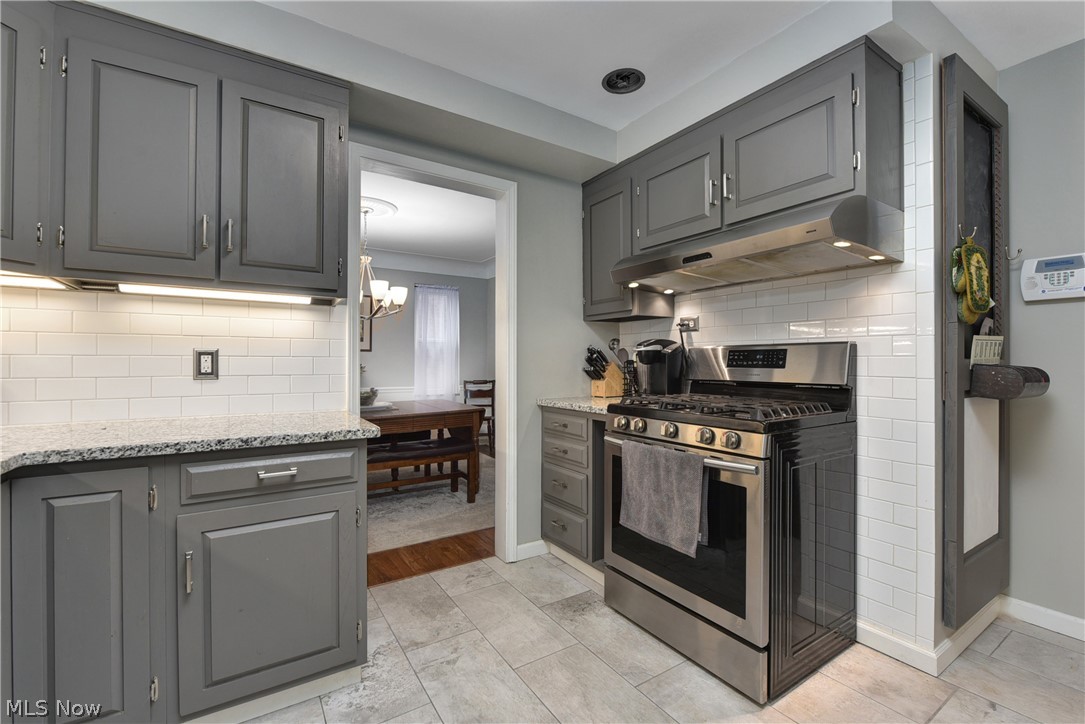 2444 Fenwick Road Cleveland, OH 44118 - Photo 6 of 33