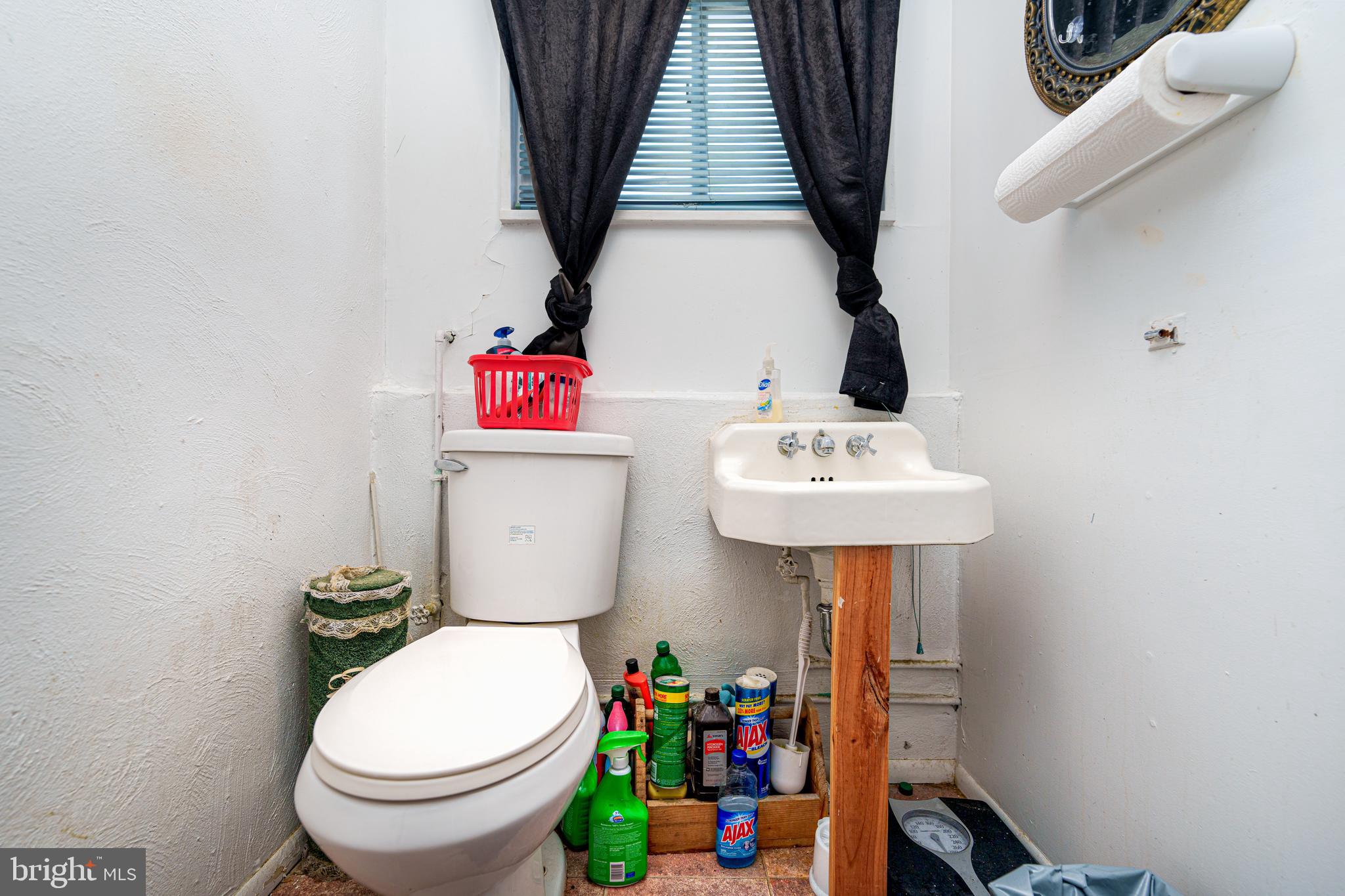 915 Sedgley Road Catonsville, MD 21228 - Photo 15 of 24