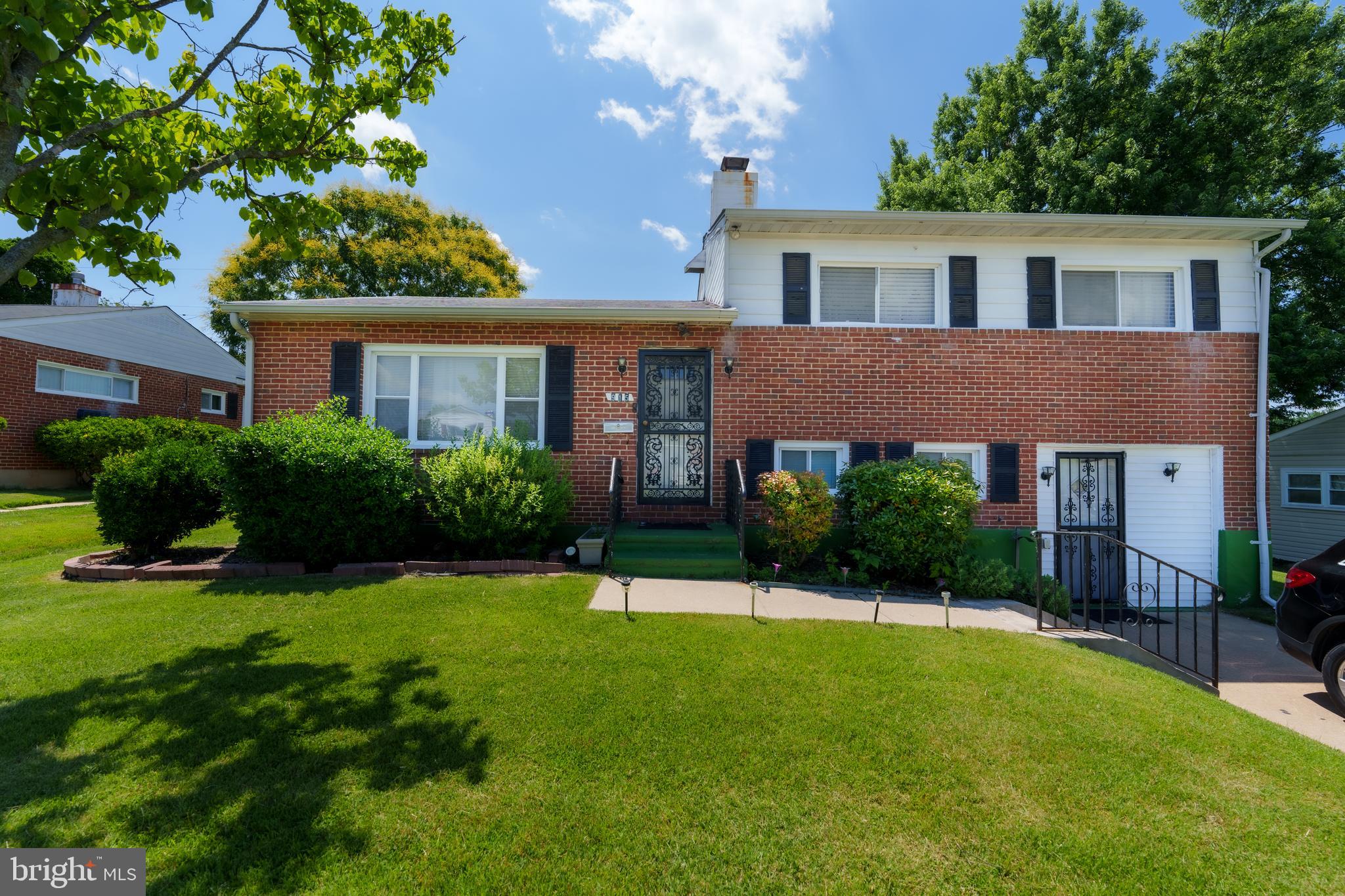 915 Sedgley Road Catonsville, MD 21228 - Photo 2 of 24