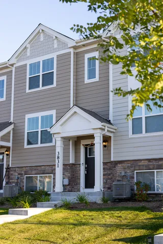 $2,850 | 3831 Currant Lane, Elgin, IL 60124