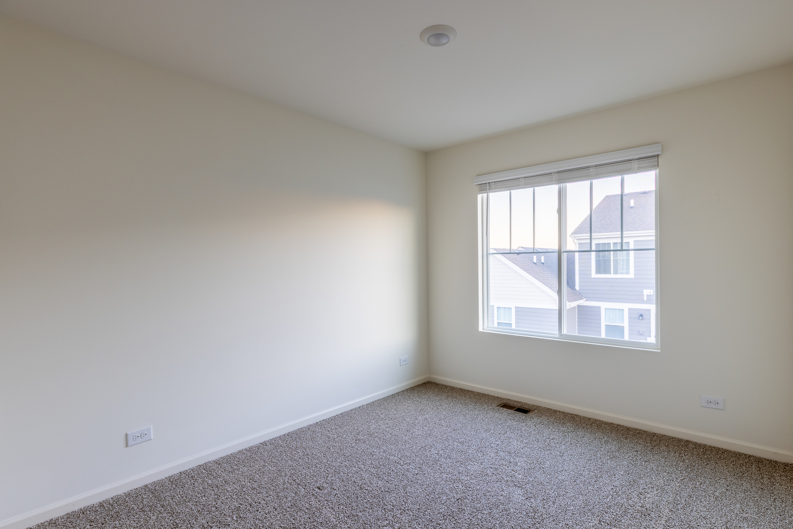 3831 Currant Lane Elgin, IL 60124 - Photo 13 of 19 an empty room with a window