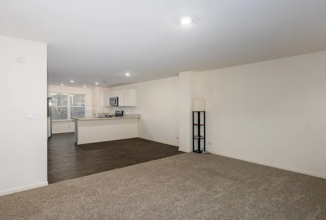 $2,850 | 3831 Currant Lane, Elgin, IL 60124