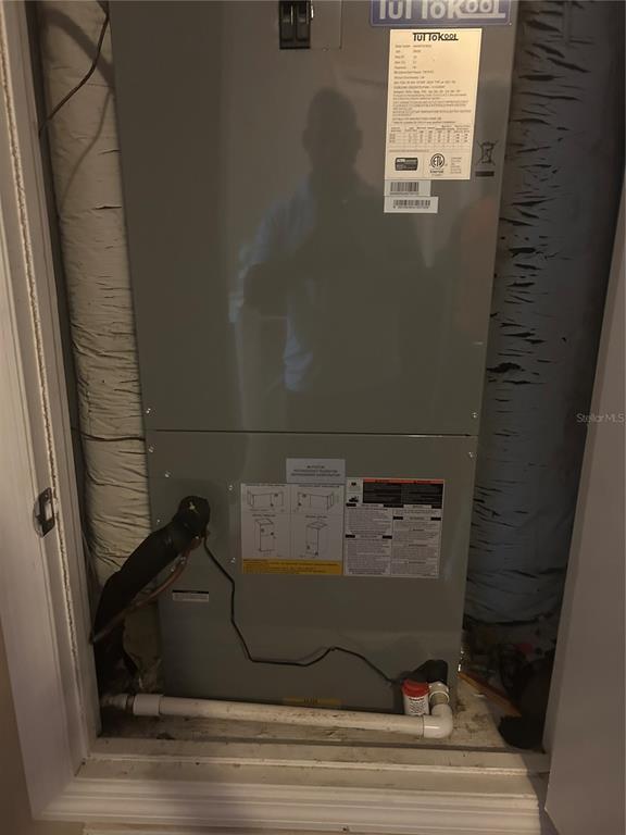 1112 Timberbend Circle Orlando, FL 32824 - Photo 10 of 32 a view of utility room