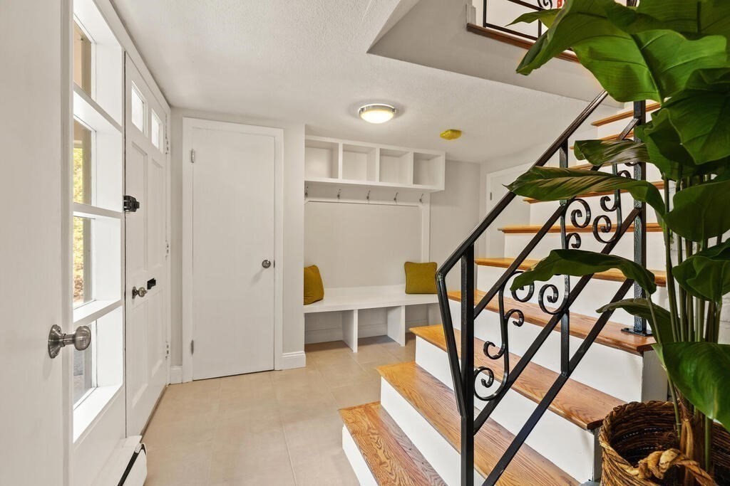 135 Ridge Street Arlington, MA 02474 - Photo 2 of 22