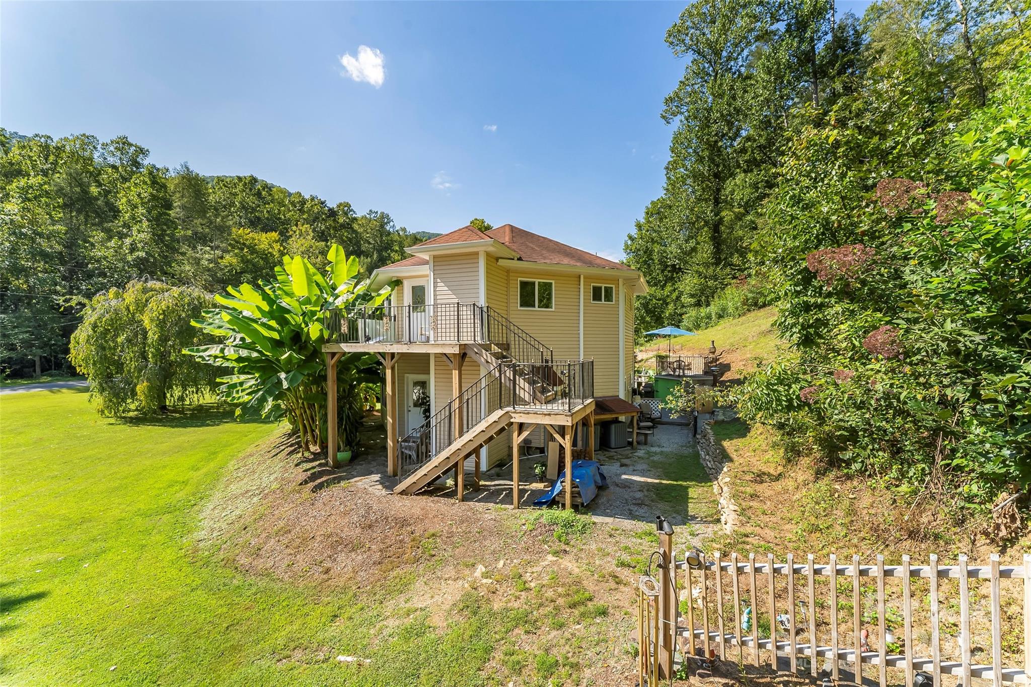 214 Locust Cove Road Marion, NC 28752 - Photo 13 of 47