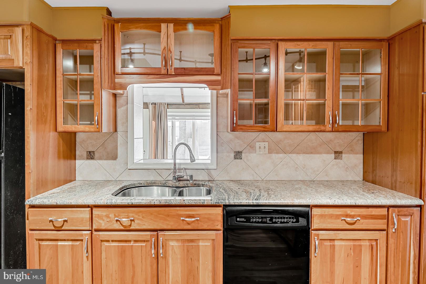 761 Linden Road Hershey, PA 17033 - Photo 3 of 19 Gallery Image 3