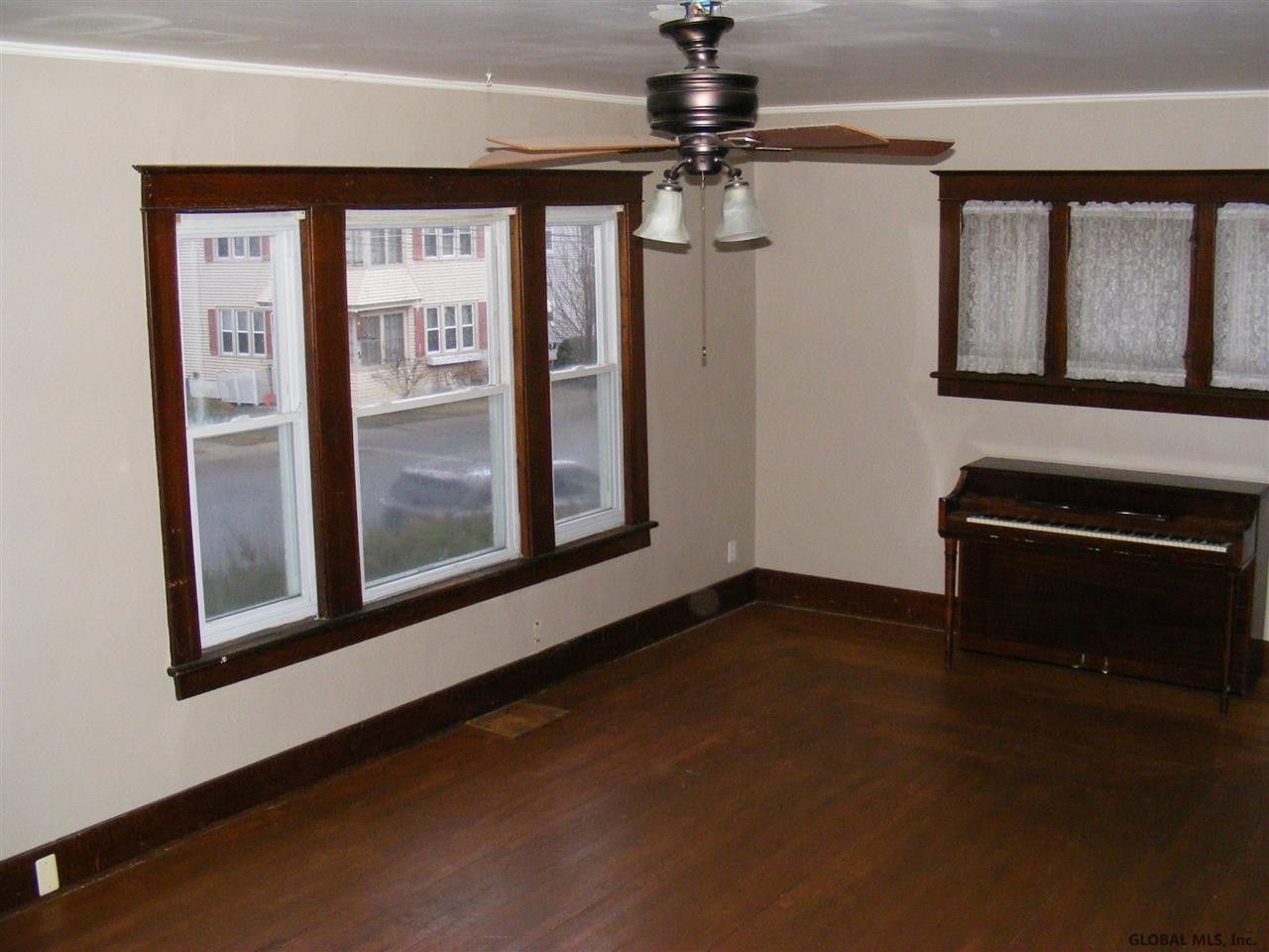 37 Romeyn Avenue Amsterdam, NY 12010 - Photo 3 of 4 Photo 3