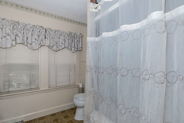 5 Elizabeth Road Gloucester, MA 01930 - Photo 27 of 28 Gallery Image 27