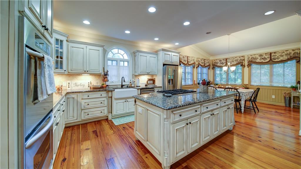 5580 Point W Drive Oakwood, GA 30566 - Photo 5 of 42