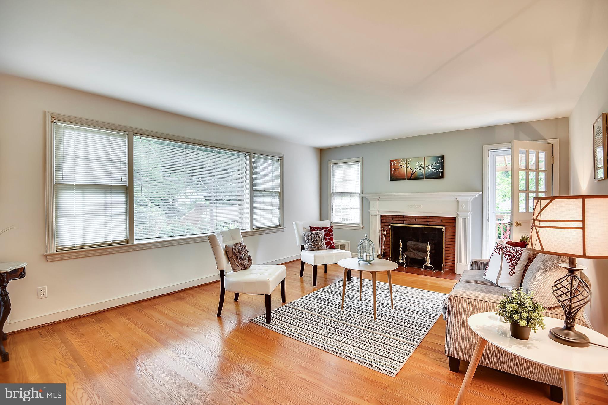 3931 Chesterbrook Road Arlington, VA 22207 - Photo 11 of 28 Large living room for entertaining