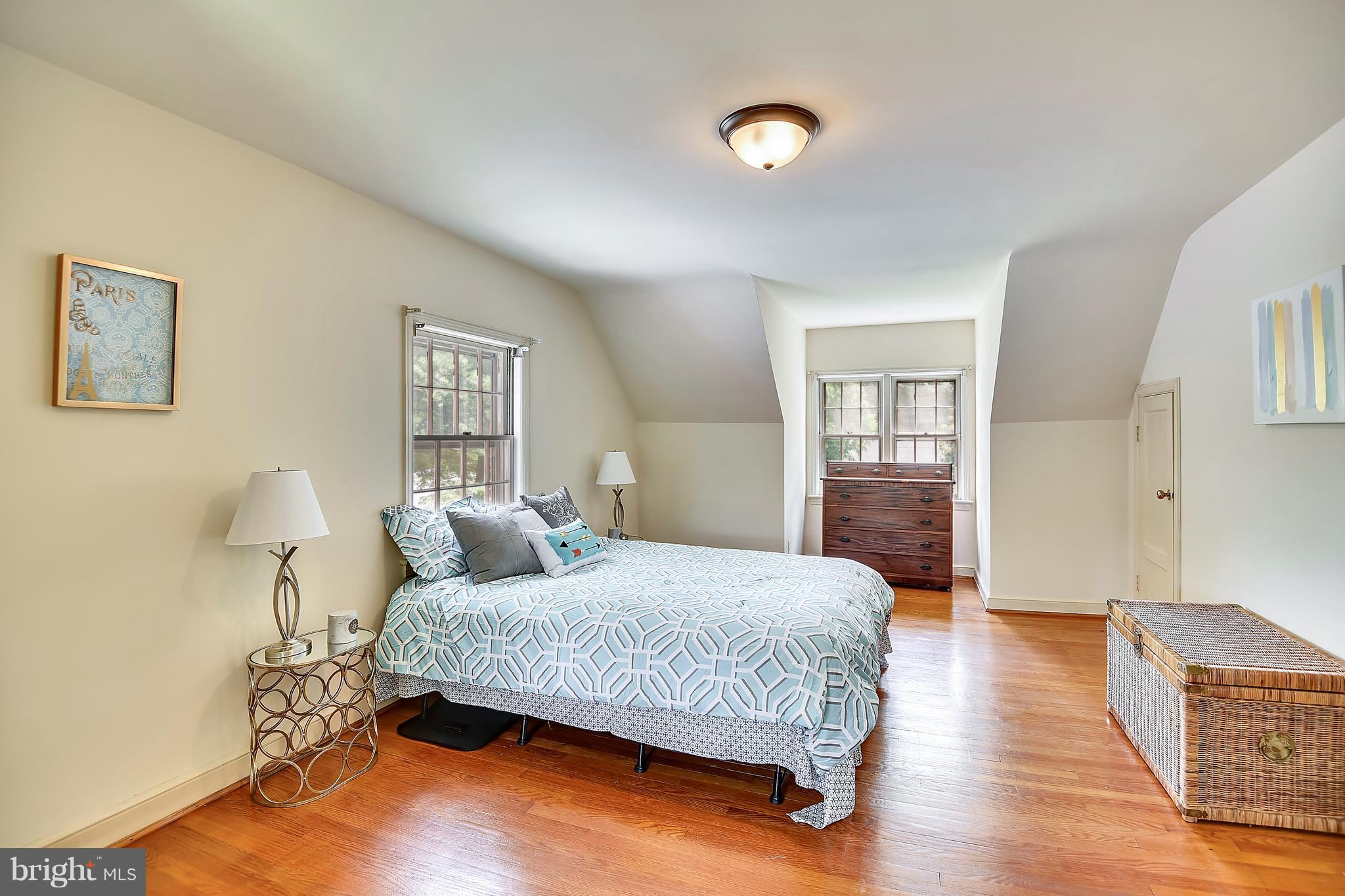 3931 Chesterbrook Road Arlington, VA 22207 - Photo 20 of 28 Large master with extra storage