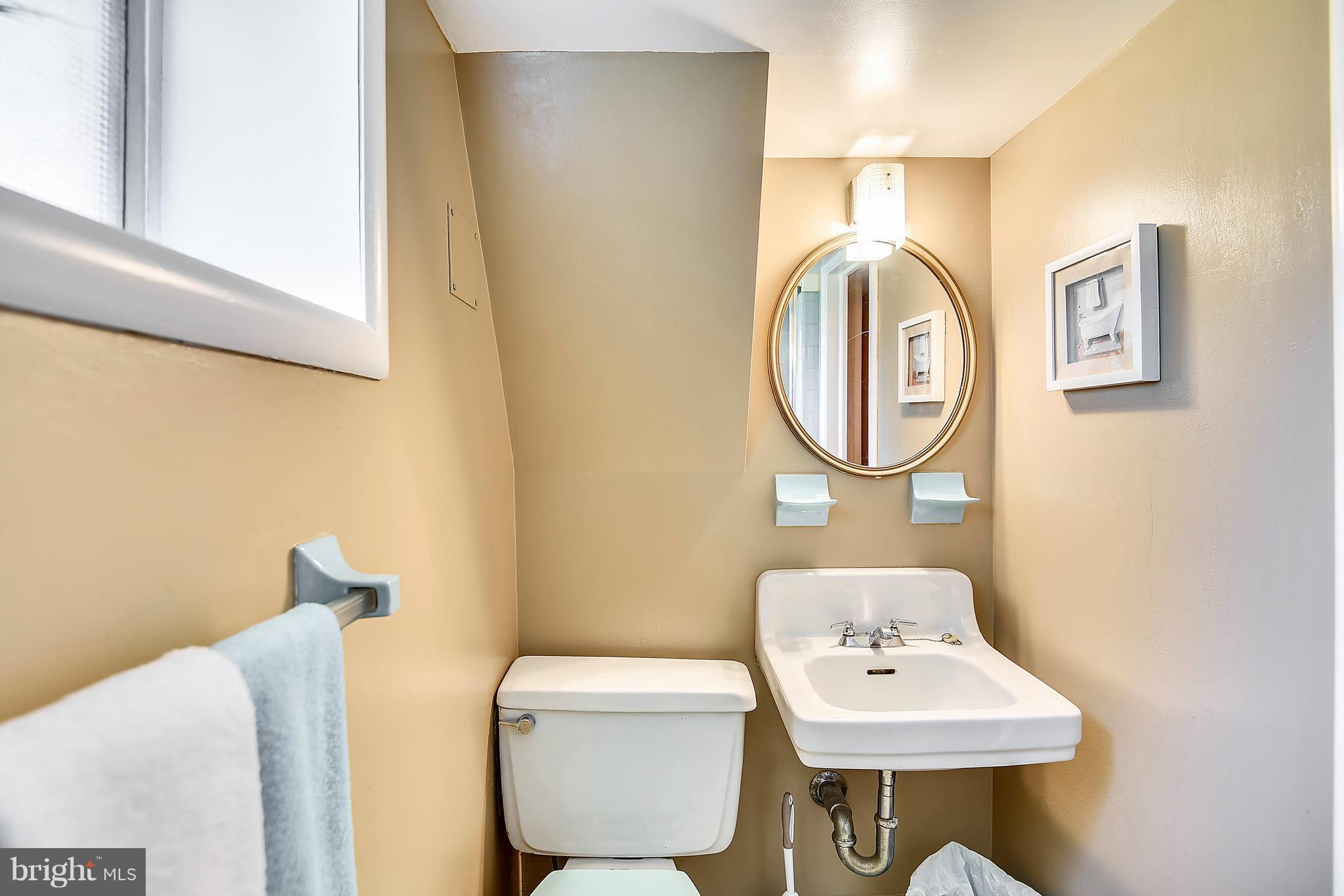 3931 Chesterbrook Road Arlington, VA 22207 - Photo 28 of 28 Lower level full bath