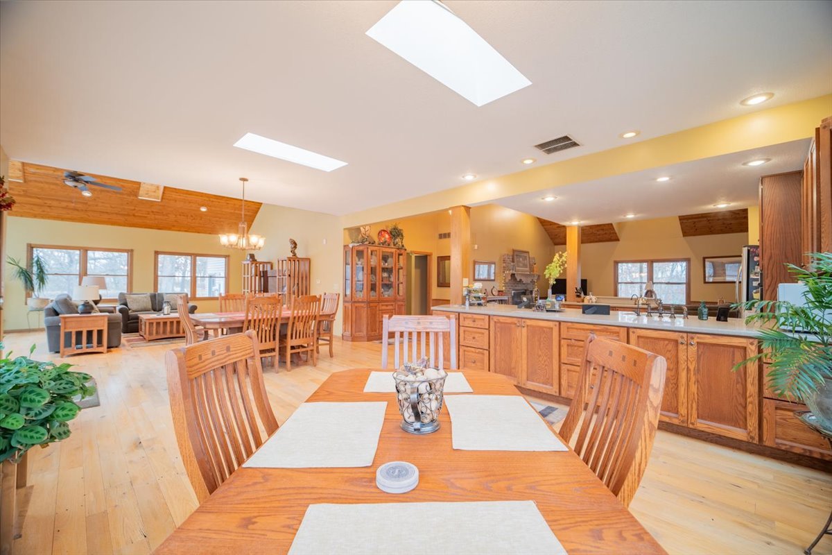 11000 Pear Tree Road Dewitt, IL 61735 - Photo 8 of 30