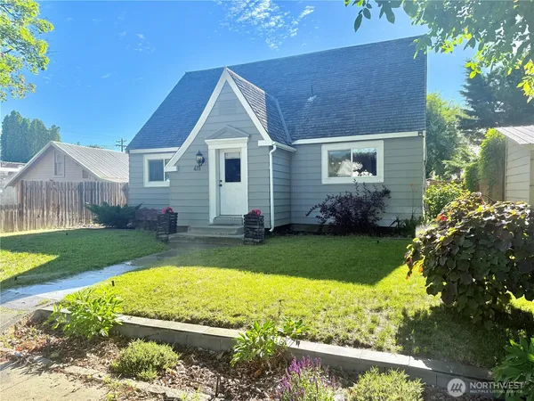 $364,900 | 411 Ash Street South, Omak, WA 98841
