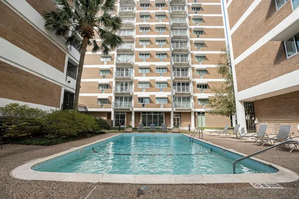 $1,200 | 3600 Montrose Boulevard, Unit 106, Houston, TX 77006