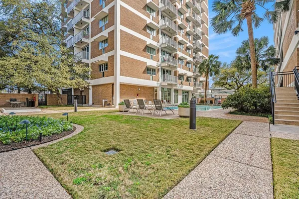 $1,200 | 3600 Montrose Boulevard, Unit 106, Houston, TX 77006