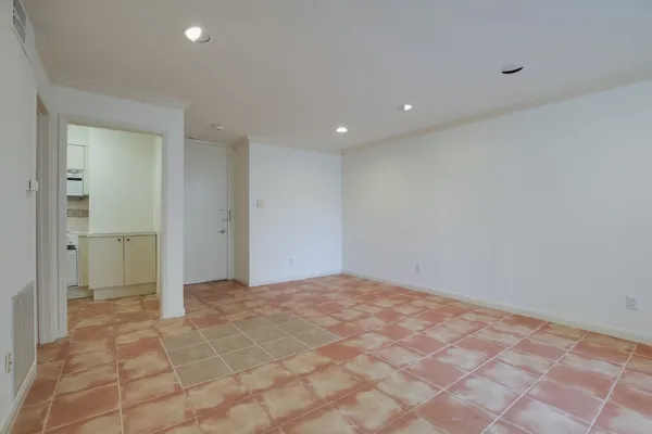 $1,200 | 3600 Montrose Boulevard, Unit 106, Houston, TX 77006