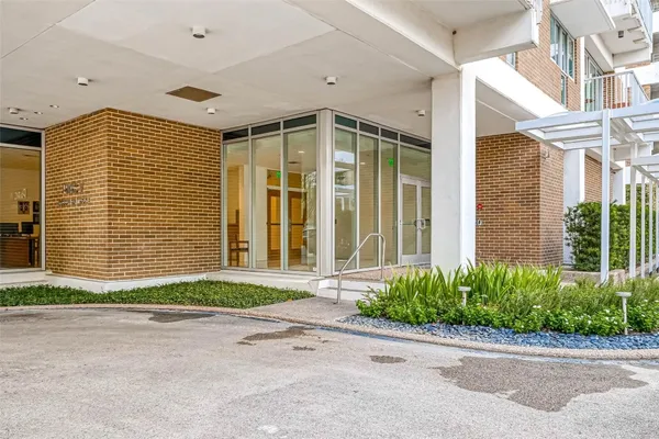 $1,200 | 3600 Montrose Boulevard, Unit 106, Houston, TX 77006